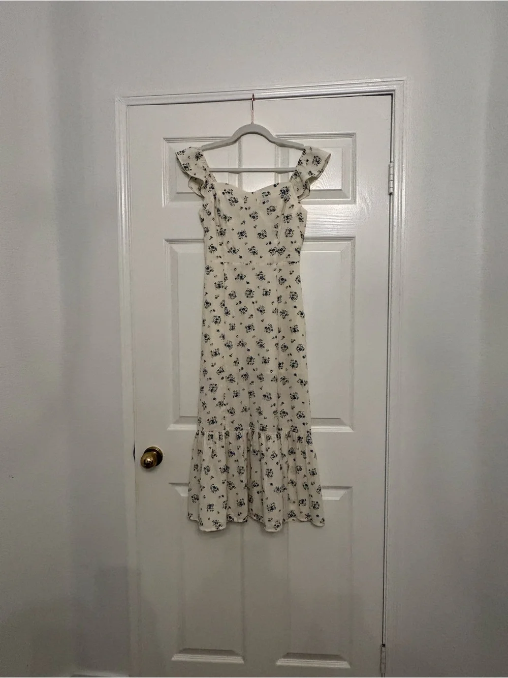 Floral Ruffle-Sleeve Midi Dress in Cream and Blue
